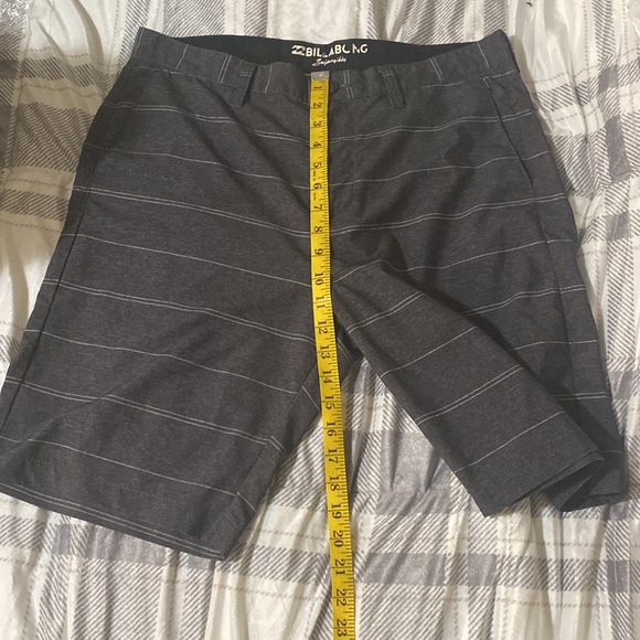 Billabong Shorts - Picture 6 of 6